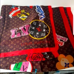 LV scarf